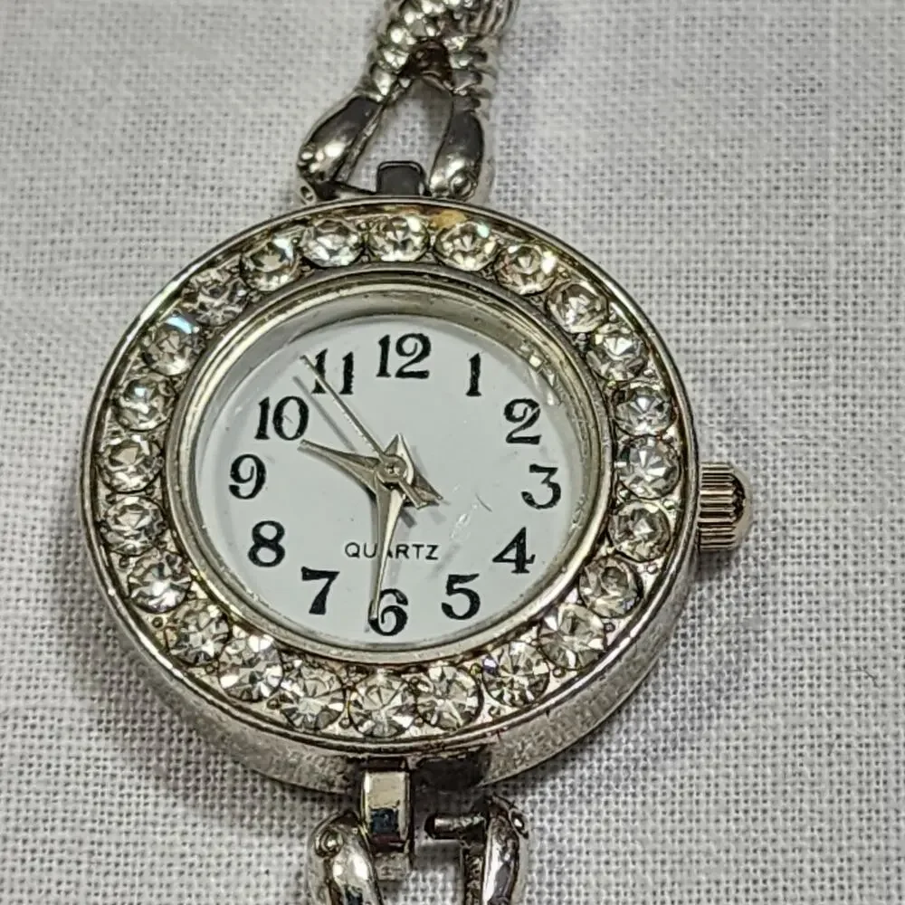 Women Quartz Bracelet Band Watch Battery Powered Rhinestone Encrusted Bezel Face